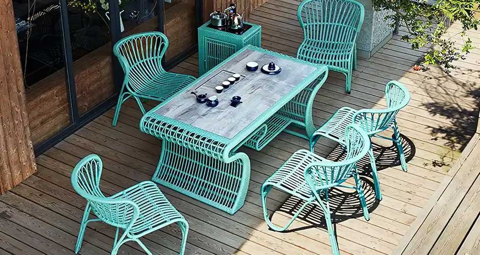 Essential-guide-to-outdoor-furniture-waterproof-chair-&-table-c-overs