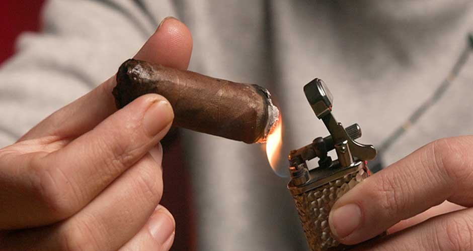 The-Role-of-Flame-Type-in-Cigar-Lighters-Torch-vs.-Soft-Flame