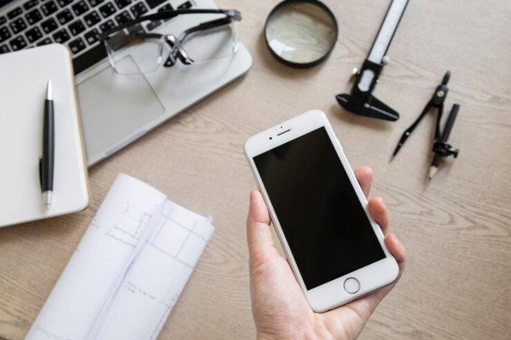 The Complete Guide to Managing Business Expenses with Your iPhone