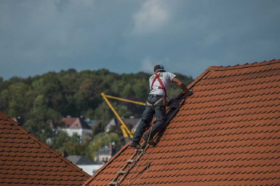 Avoiding Disaster: The Risks of DIY Roofing in Houston